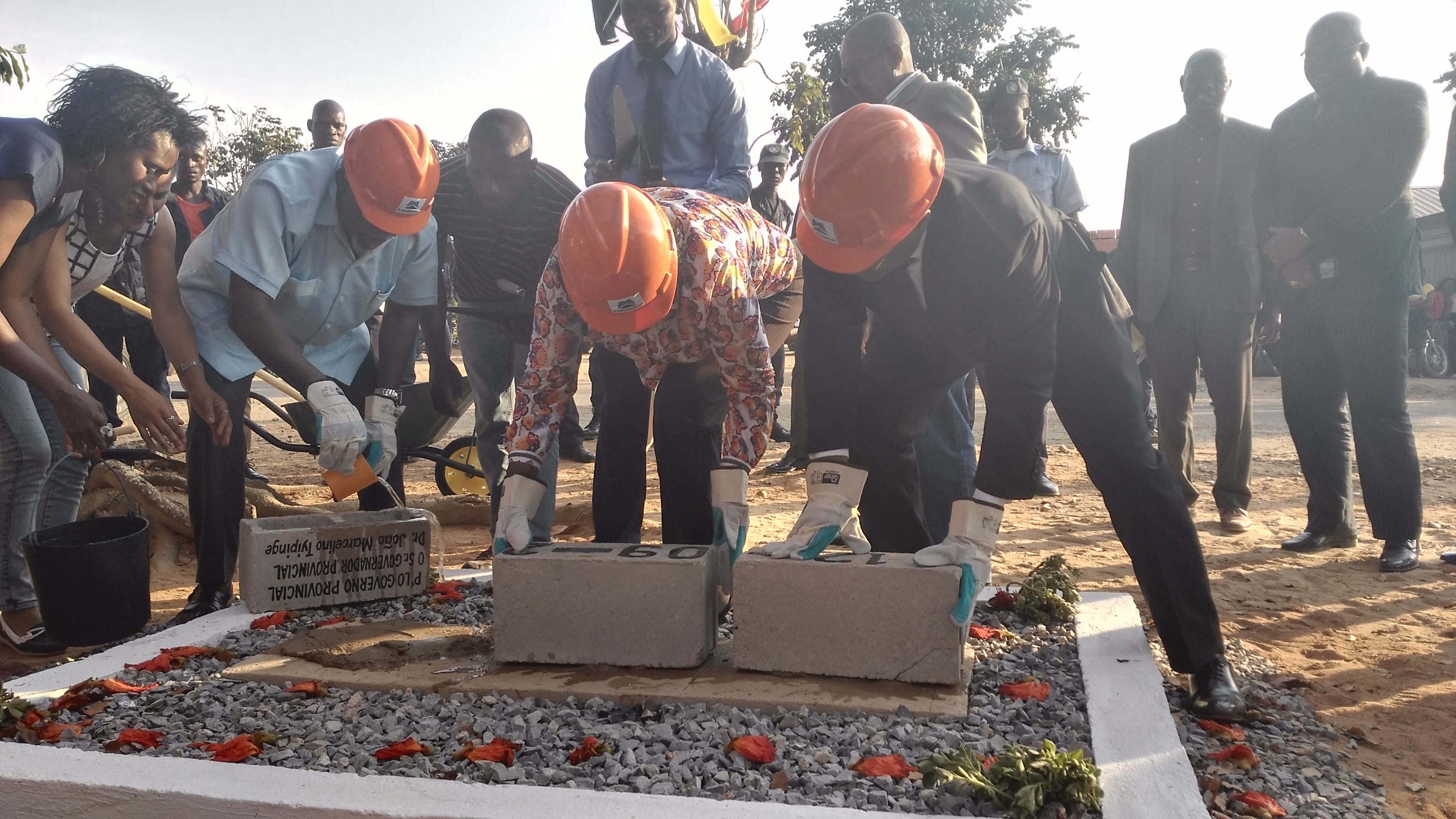 喜迎中秋佳節(jié)，公司新簽安哥拉兩個總承包合同正式生效